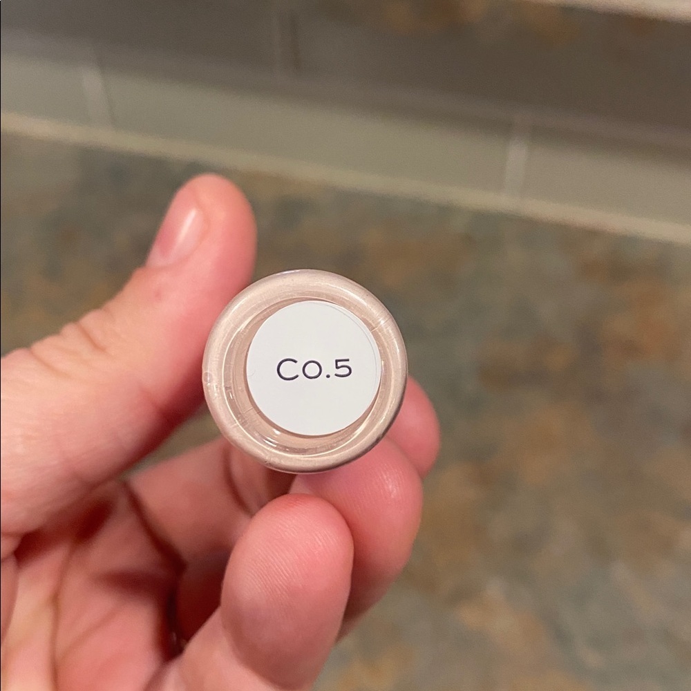 Revolution Supersize Conceal & Define Concealer - C 0.5 NWT - Picture 2 of 4